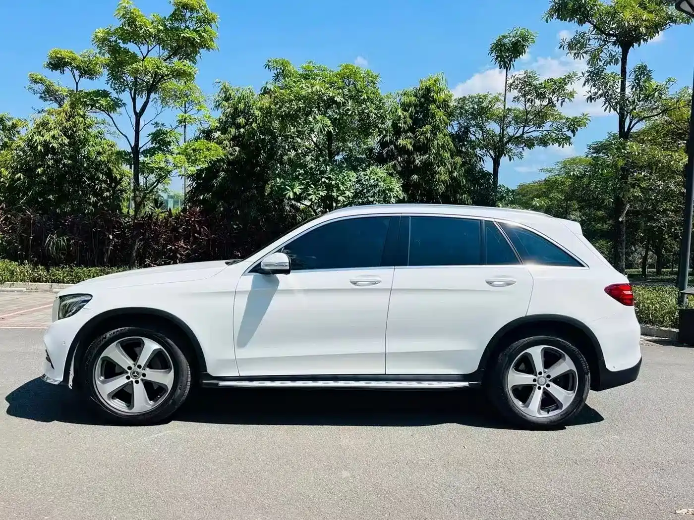 Mercedes-Benz GLC 2017 GLC 260 4MATIC Luxury фото 4
