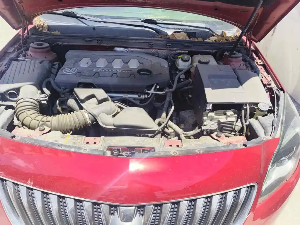 Photo 3 - Buick Regal