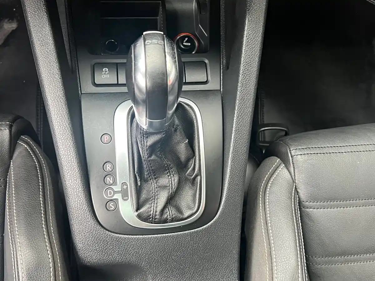 Volkswagen Scirocco 2011 2.0TSI R-Line фото 20
