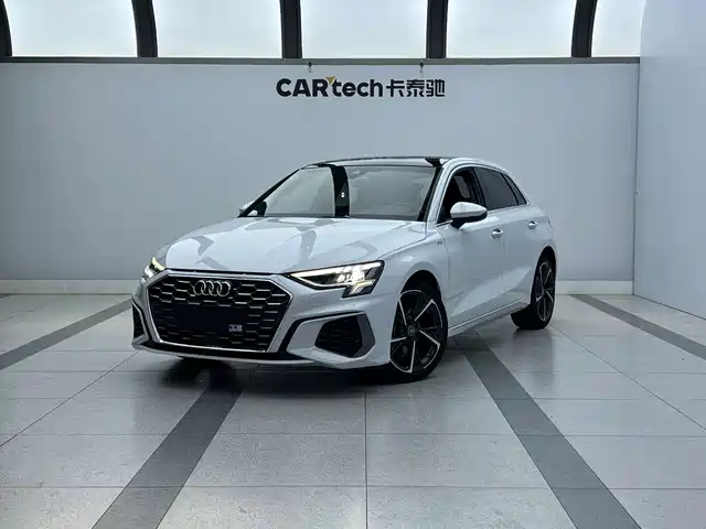 Audi A3 Sportback 35 TFSI, Стиль Спорт