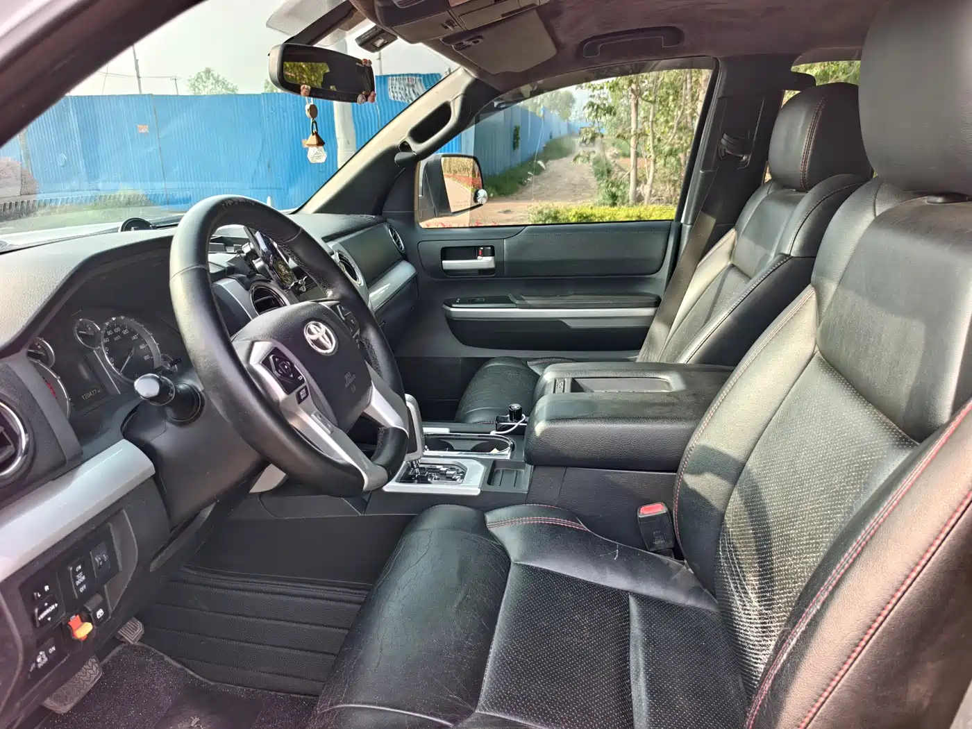 Toyota Tundra 2014 5.7L TRD Pro фото 7