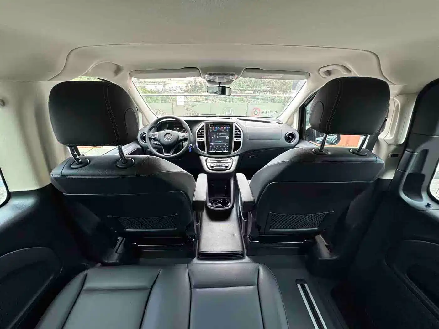 Mercedes-Benz Vito 2023 2.0T Elite 9-Seater фото 17
