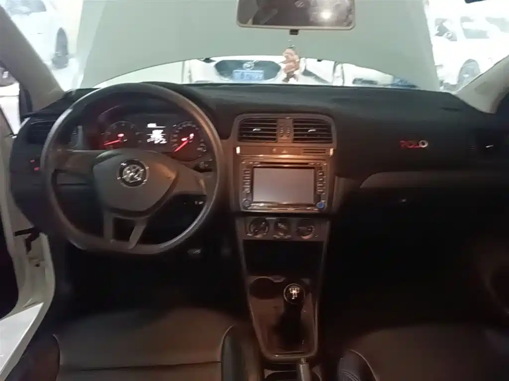 Volkswagen Polo 2016 1.4L Manual Trend фото 10