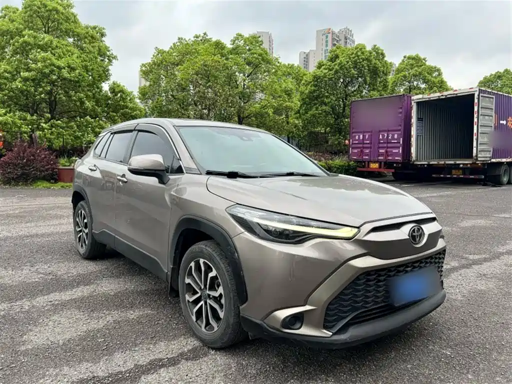 Toyota Frontlander 2022 2.0L CVT Luxury Edition фото 4
