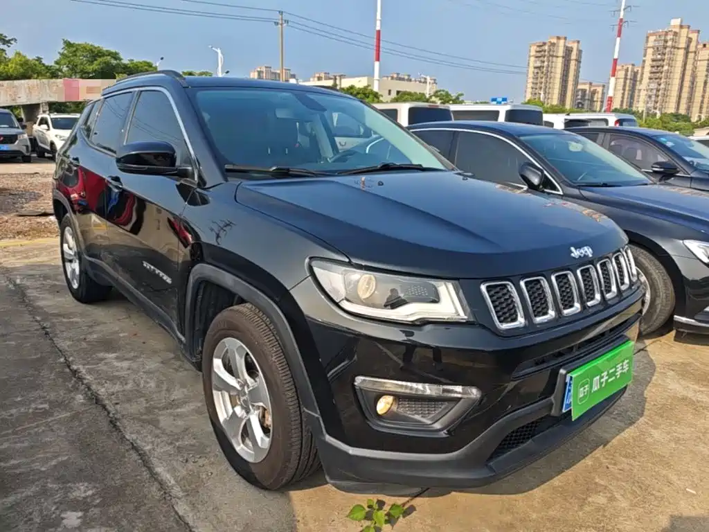 Фото 4 - Jeep Compass
