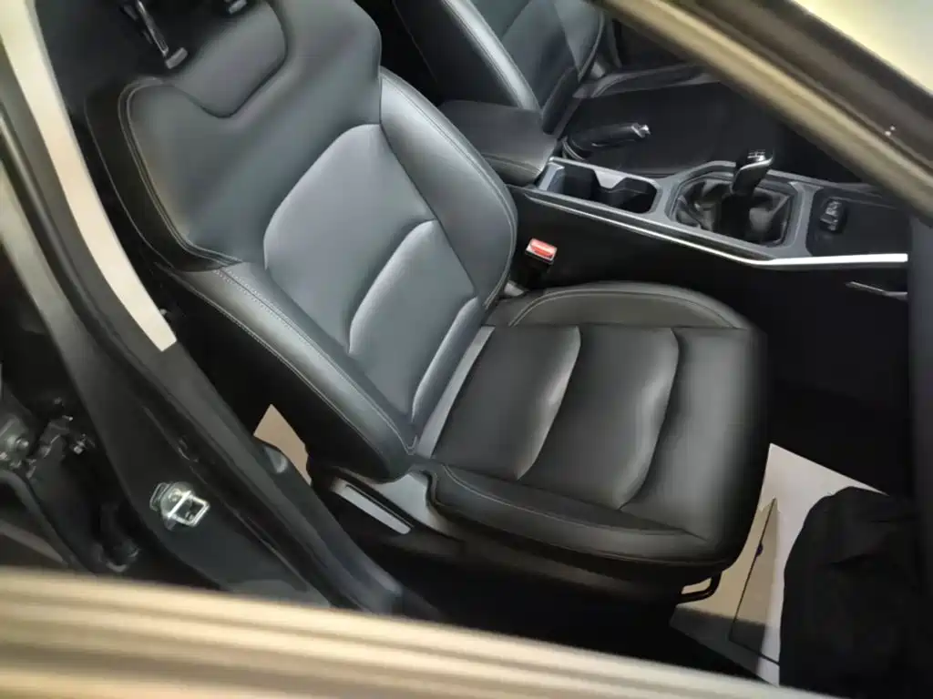 Geely Emgrand 2025 2025 4th Gen 1.5L Manual Soaring Dragon Edition