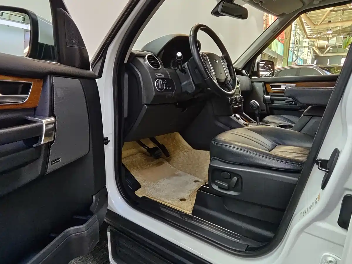 Land Rover Discovery 2012 5.0 V8 SE фото 3