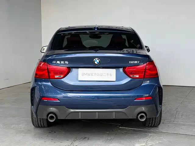 BMW 1 Series 2022 125i M Sport Shadow Edition — фото 4