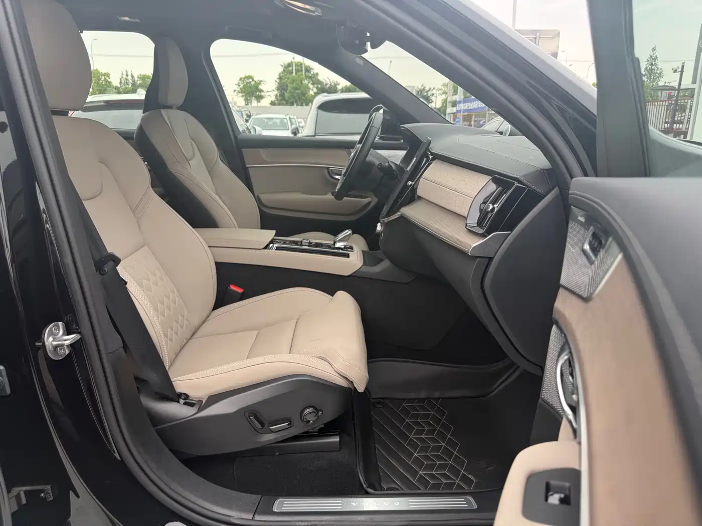 Volvo XC90 2025 2025 Facelift B6 Intelligent Luxury 6-Seater