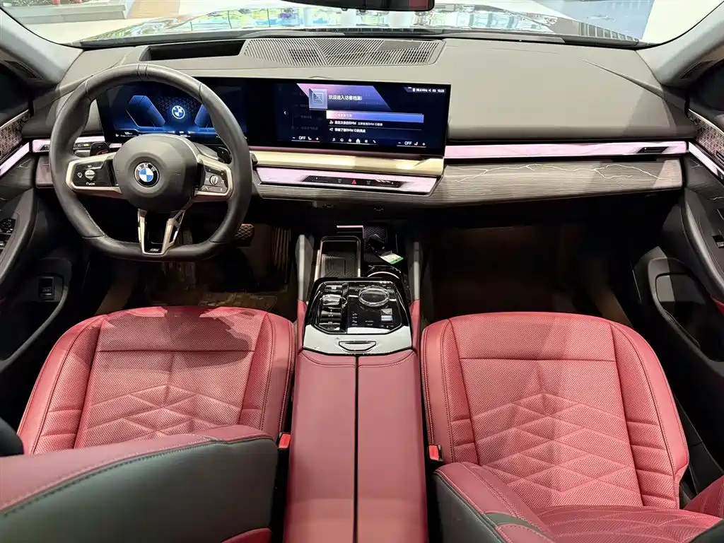 BMW 5 Series 2025 530Li Premium M Sport Package фото 8