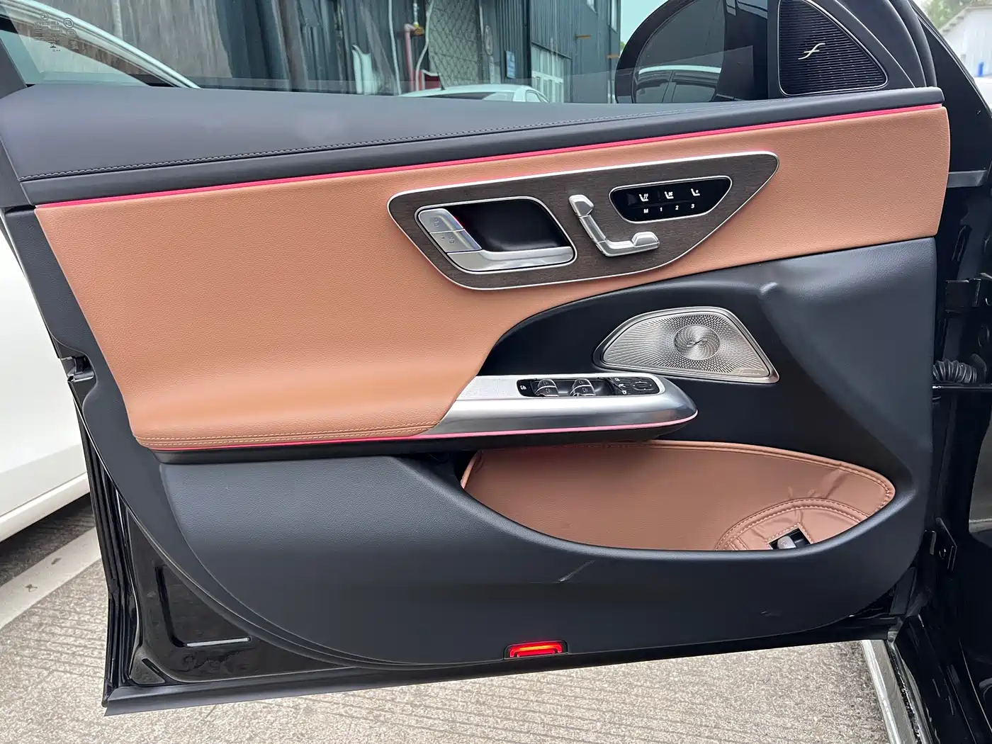 Mercedes-Benz E-Class 2025 E 300 L Luxury фото 11