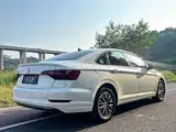 صورة 14 - Volkswagen Sagitar