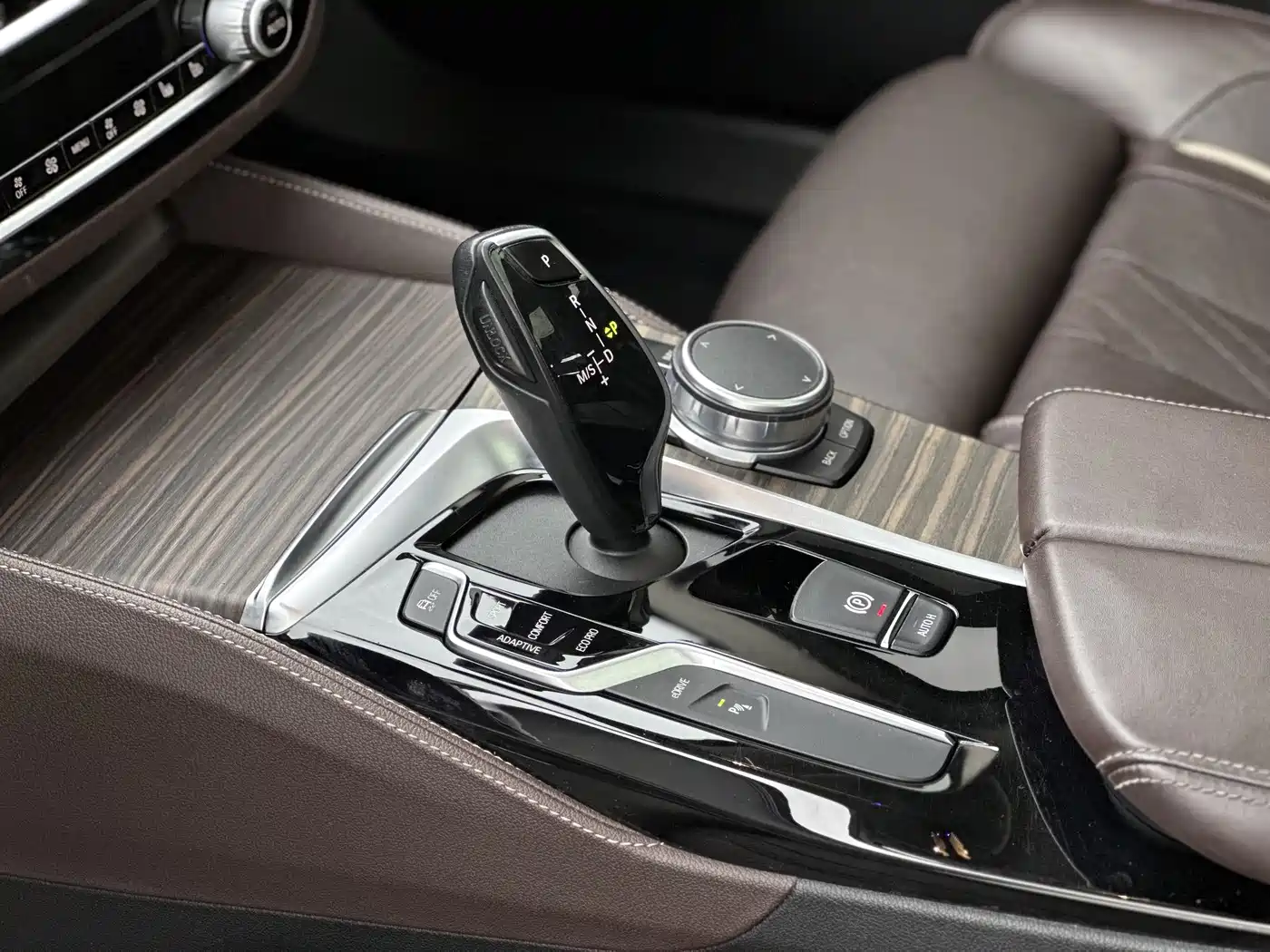 BMW 5 Series New Energy 2019 Facelift 530Le Pioneer Edition фото 9