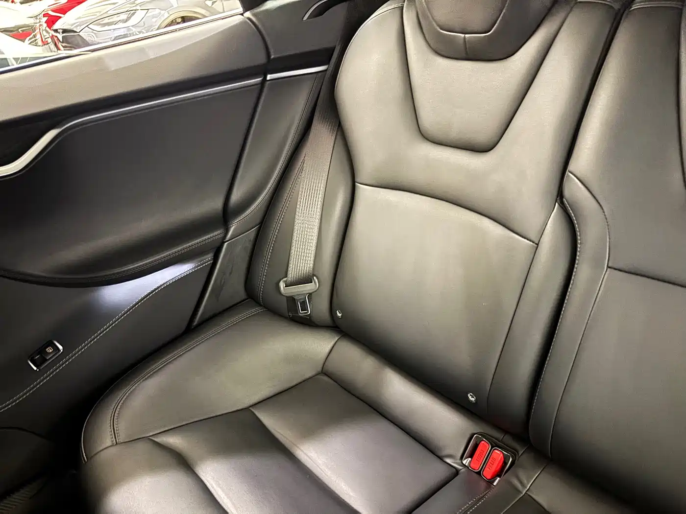 Tesla Model S 2020 2019 Long Range Version