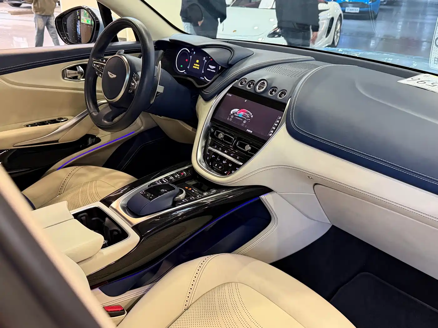 Aston Martin DBX 2022 2022 3.0T STRAIGHT-SIX