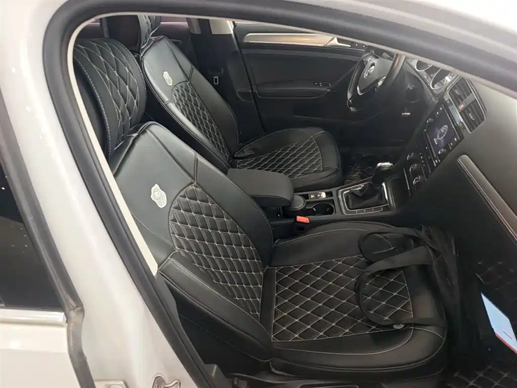 Volkswagen Golf 2018 230TSI Automatic Comfort фото 25