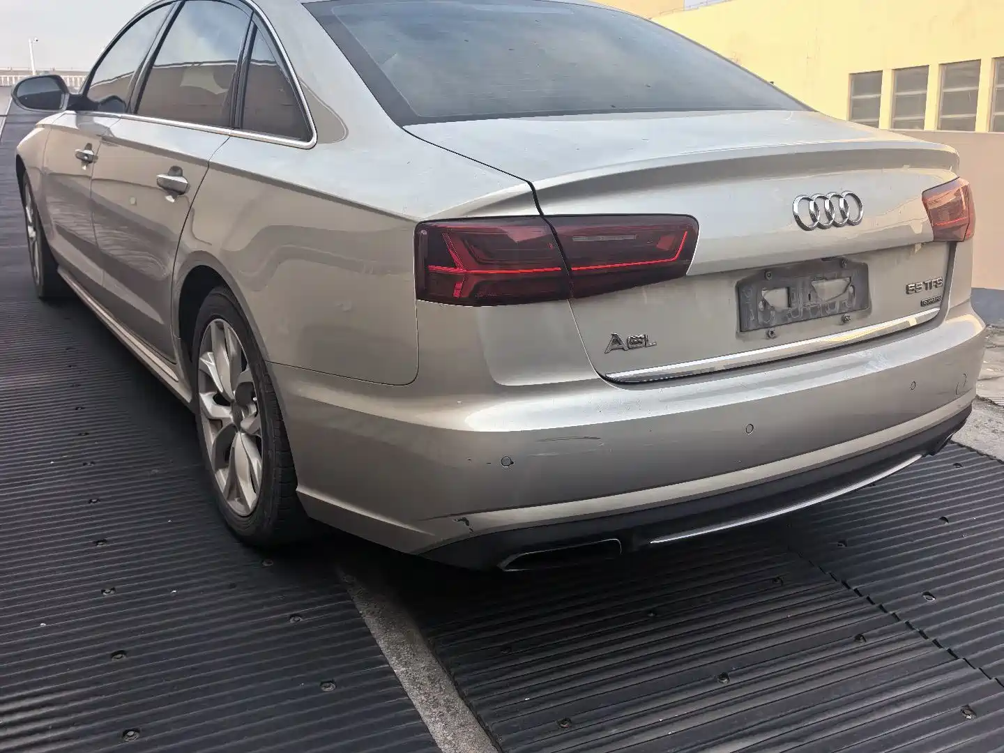 Photo 3 - Audi A6L