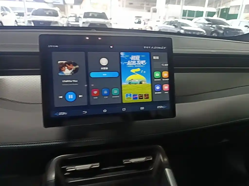BYD Qin PLUS 2025 DM-i Smart Drive 55KM Leader фото 13