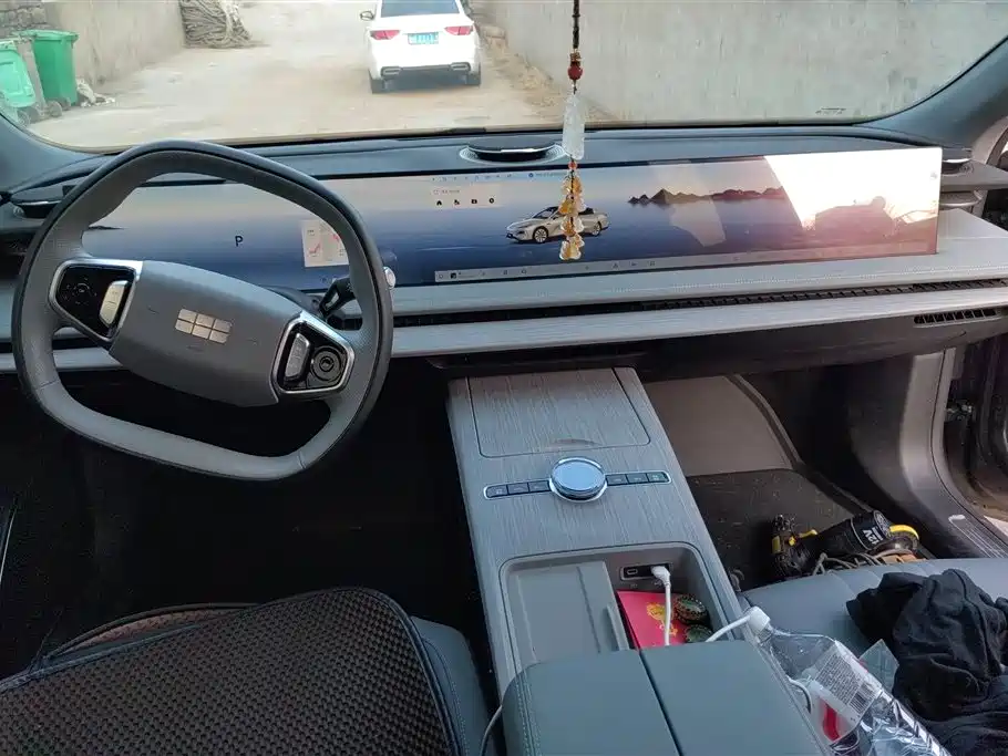 GEELY GALAXY GALAXY E8