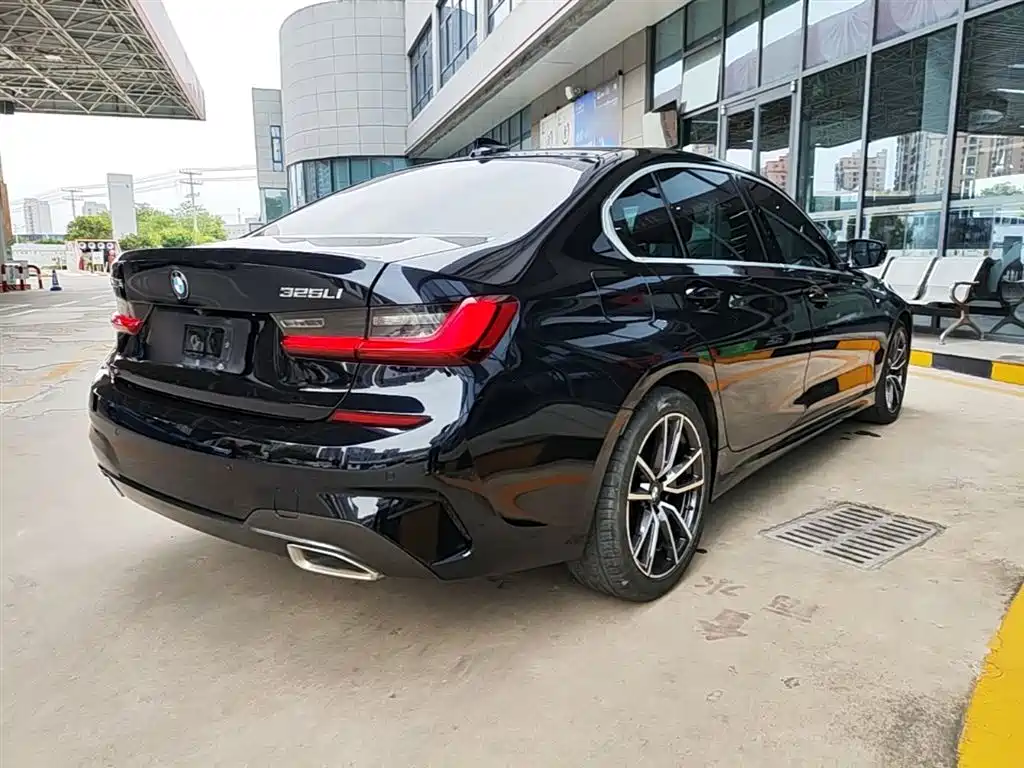 BMW 3-SERIES