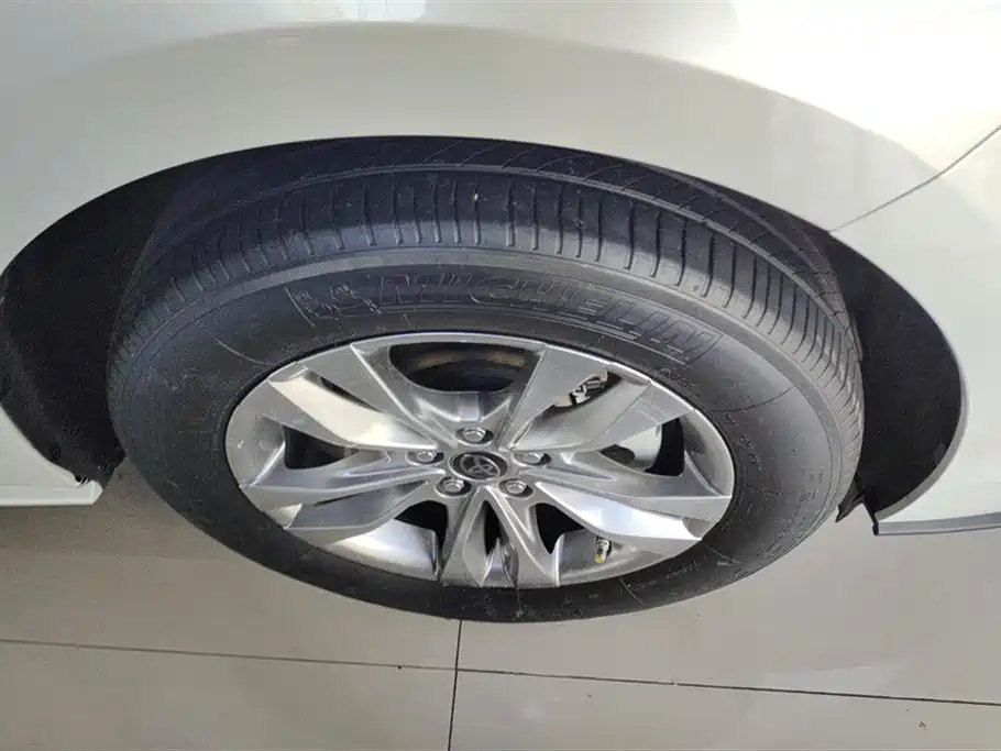 Toyota Sienna 2024 2.5L Hybrid Comfort Edition фото 6