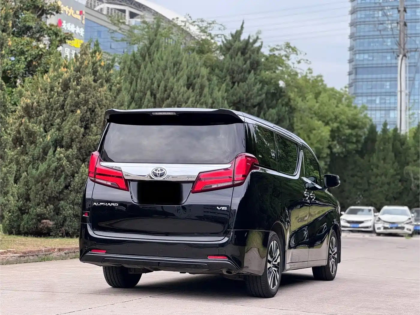 Toyota Alphard 2018 Facelift 3.5L Luxury Edition фото 6