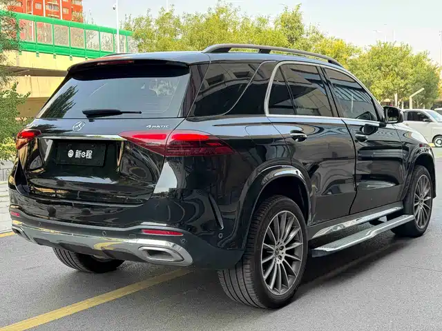 Mercedes-Benz GLE 2024 GLE 450 4MATIC Luxury — фото 4