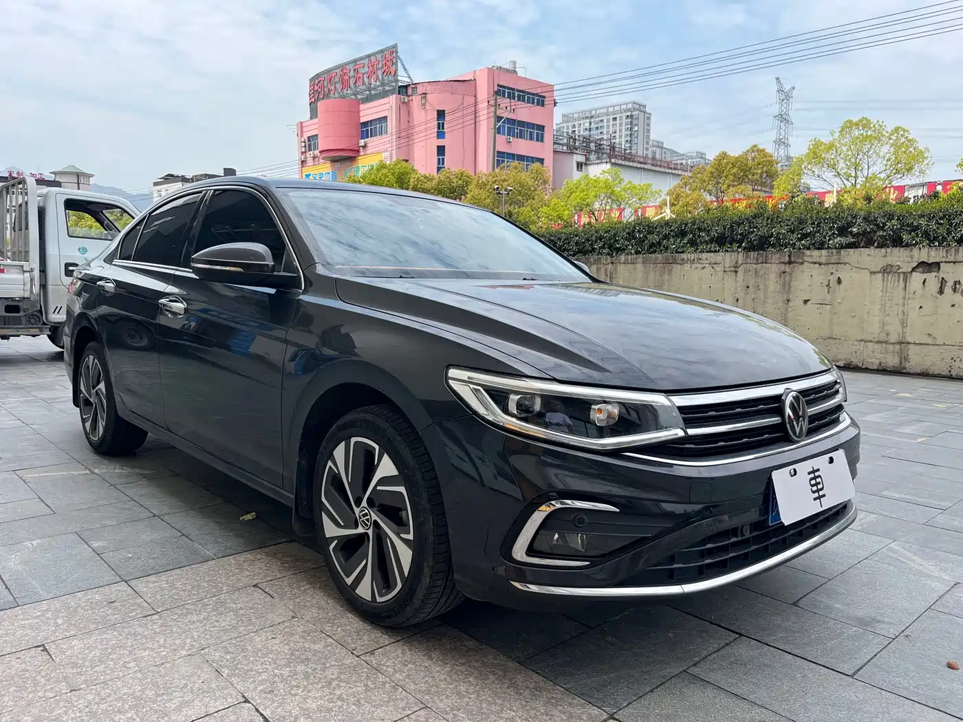 VOLKSWAGEN BORA
