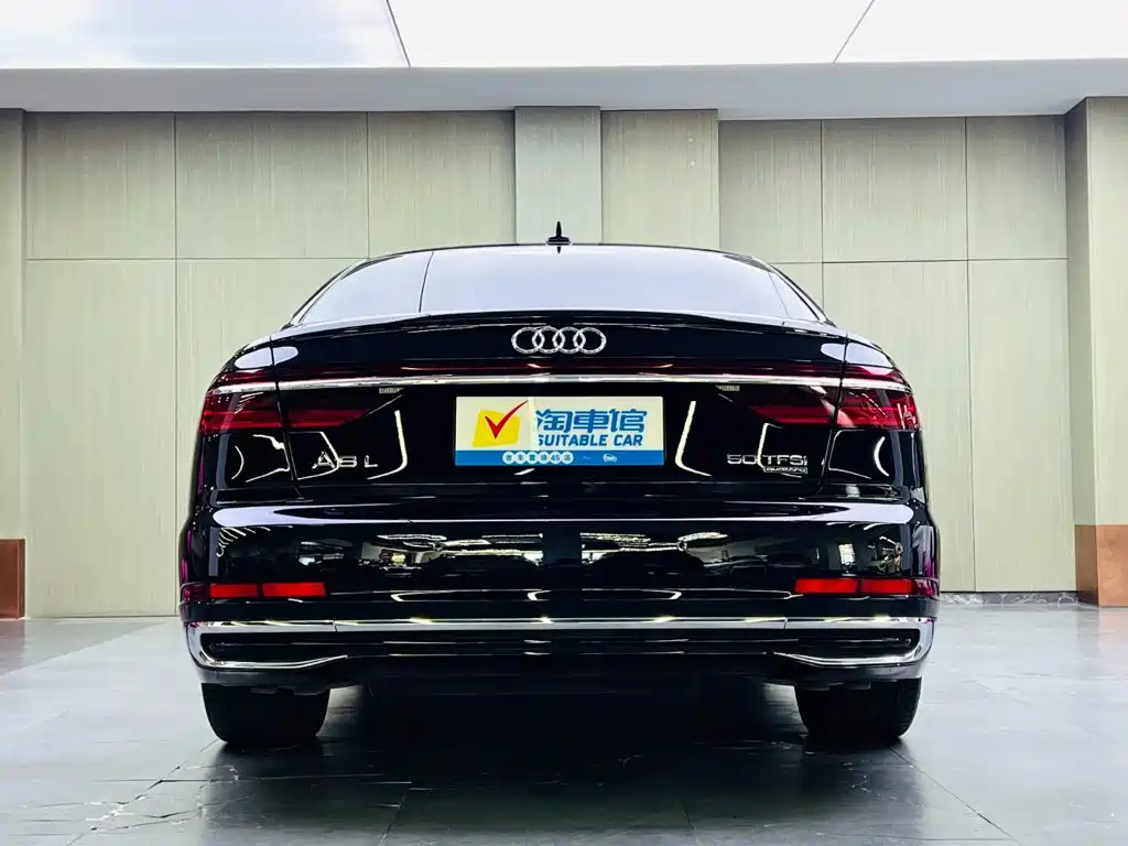 Фото 5 - Audi A8