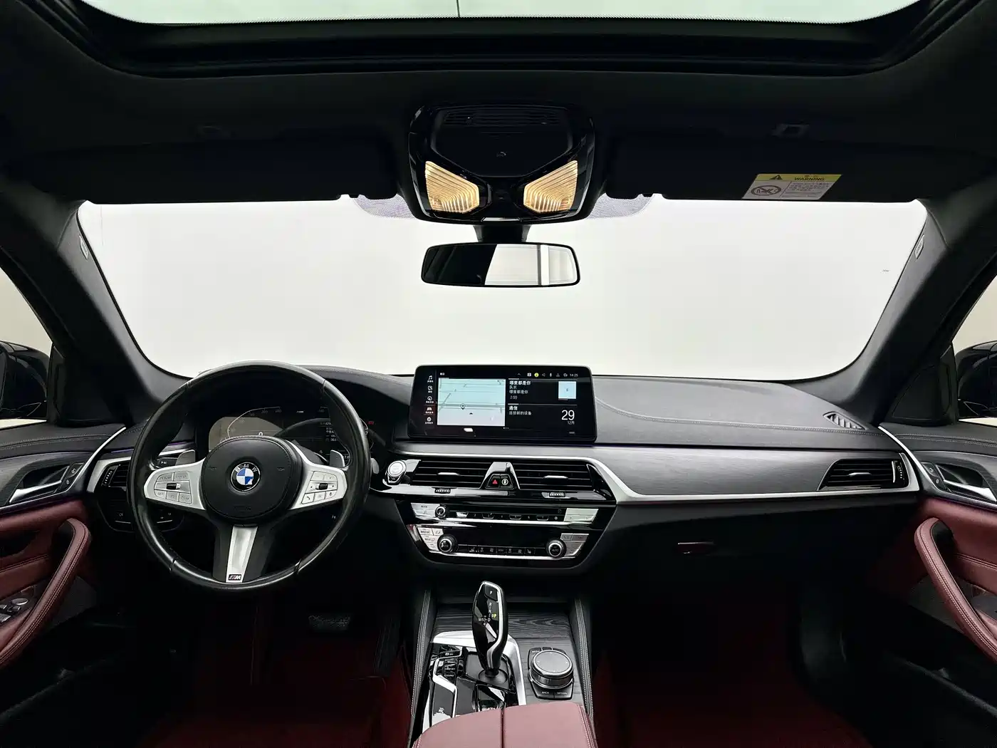 BMW 5 Series 2023 530Li Leading M Sport Package фото 10