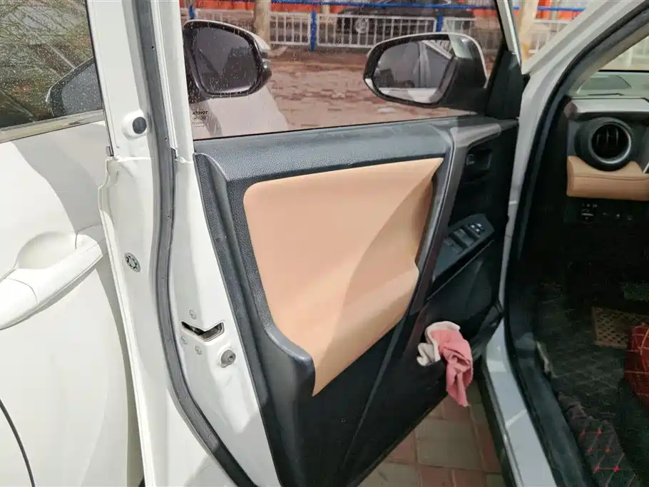 TOYOTA RAV4 RONGFANG