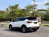 Фото 19 - Geely Coolray