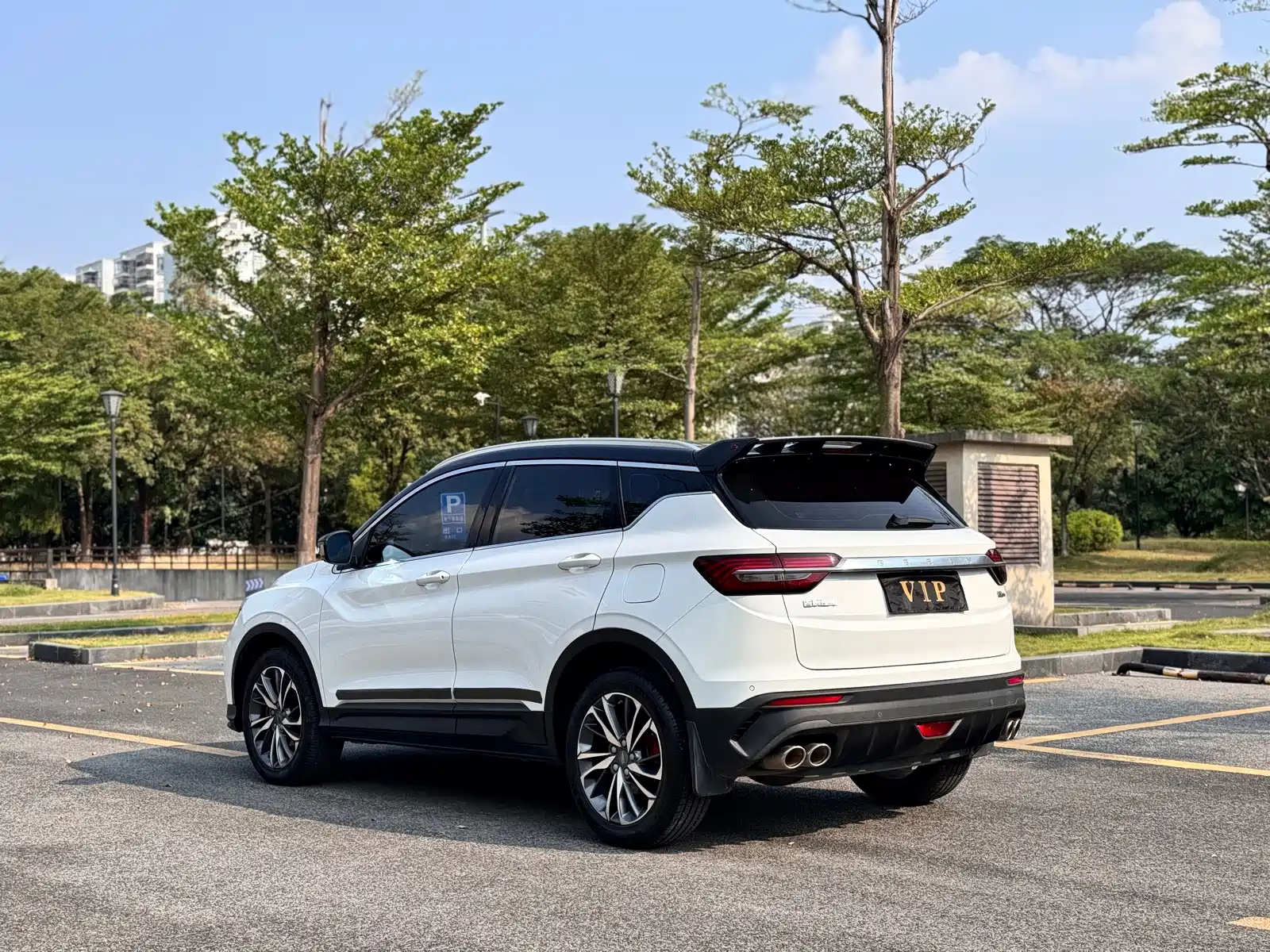 Фото 19 - Geely Coolray