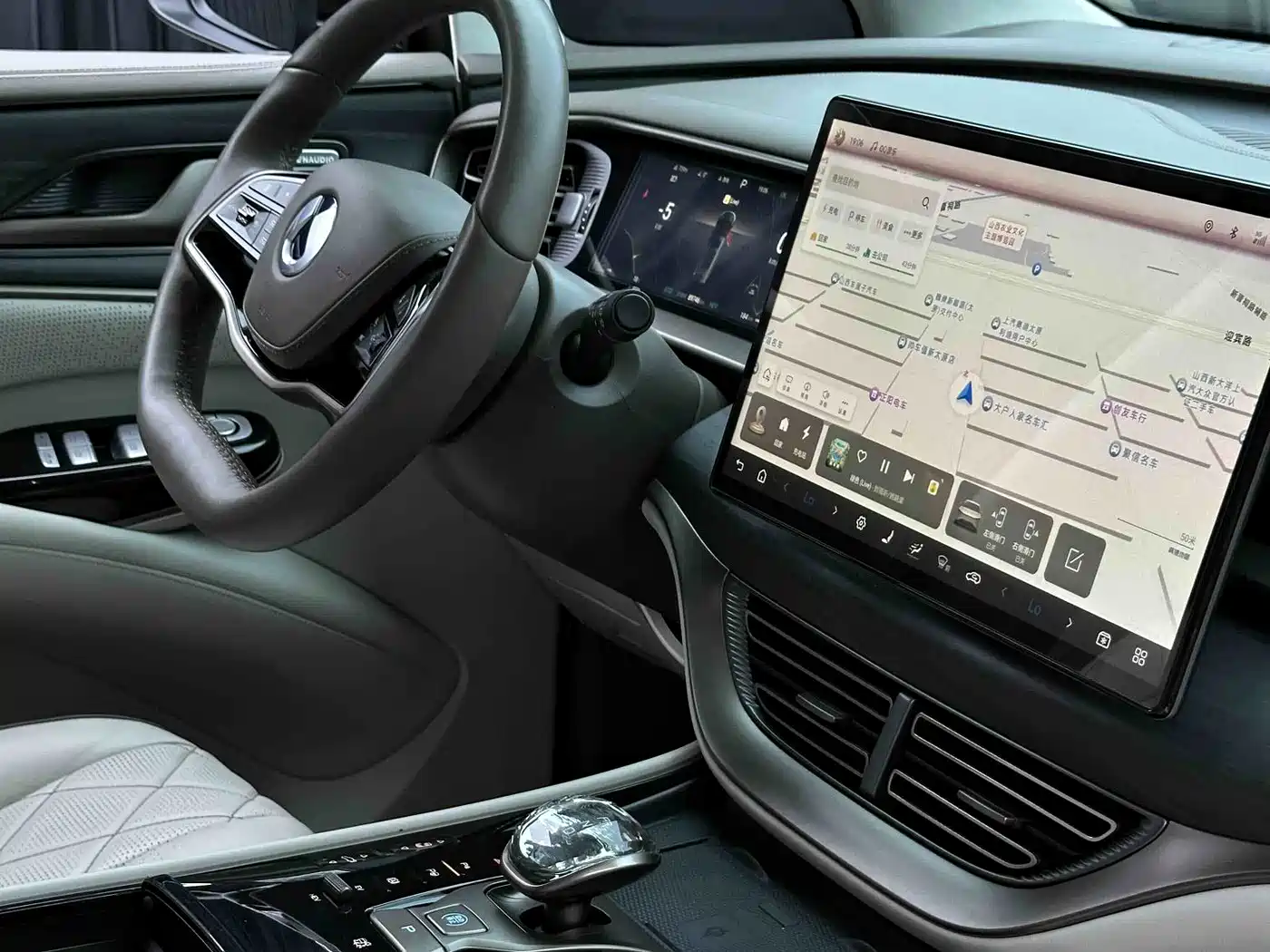 Denza D9 2022 DM-i 970 AWD Flagship фото 5