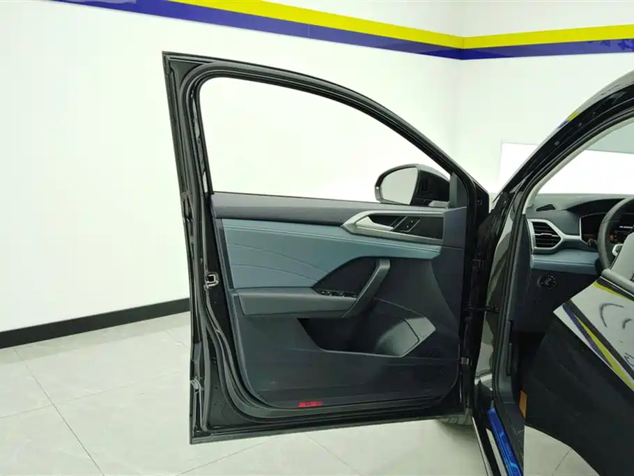 Фото 7 - Volkswagen Tharu