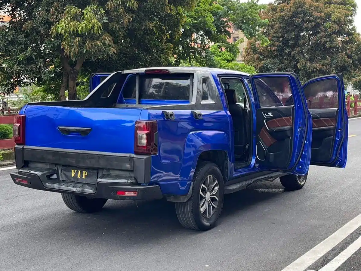 Jiangling Yuhu 7 2018 2017 2.0T Gasoline Auto 4WD Luxury Edition JX4G20A5L