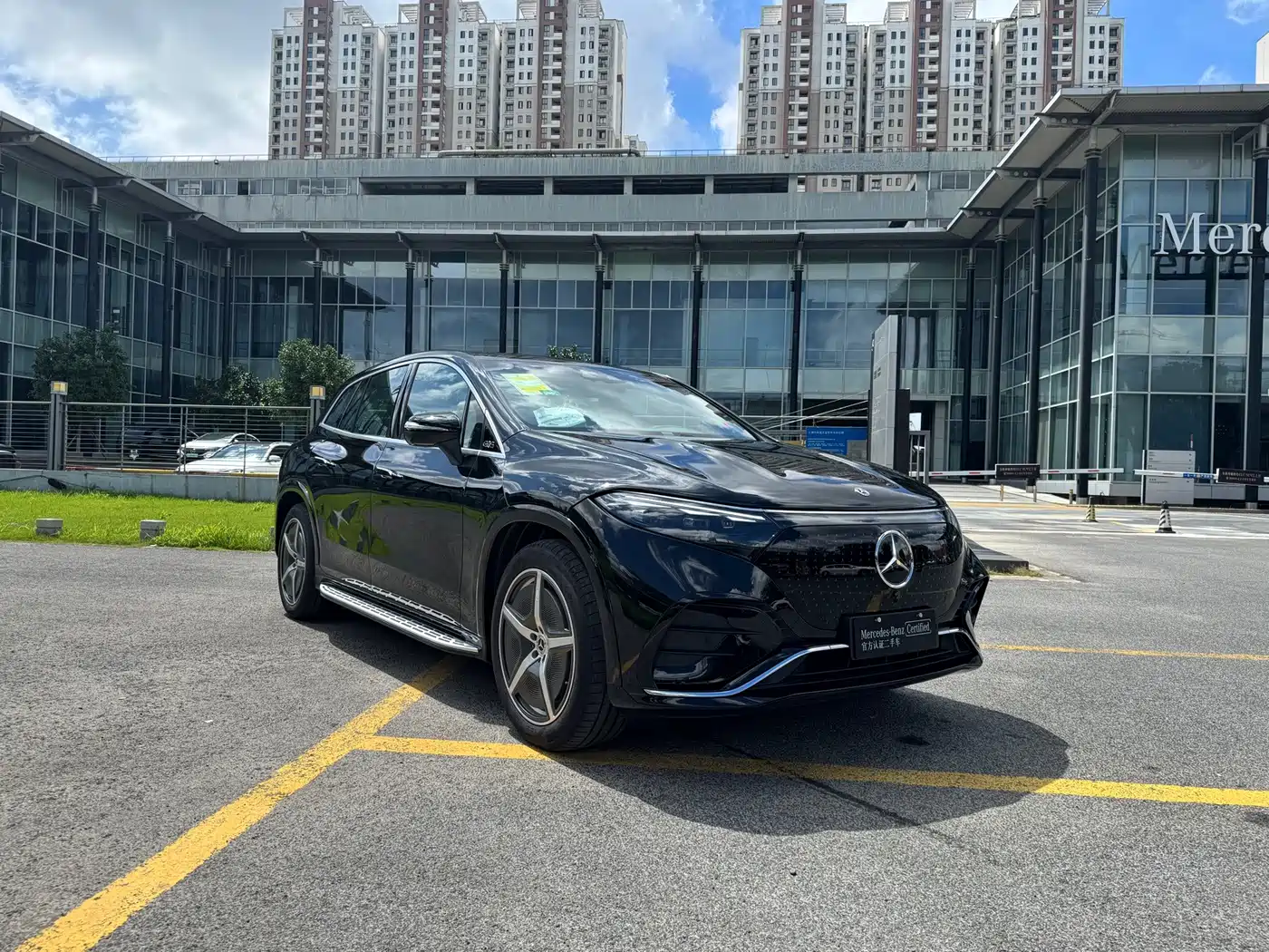 Mercedes-Benz EQS SUV 2026 2025 Model 500 4MATIC