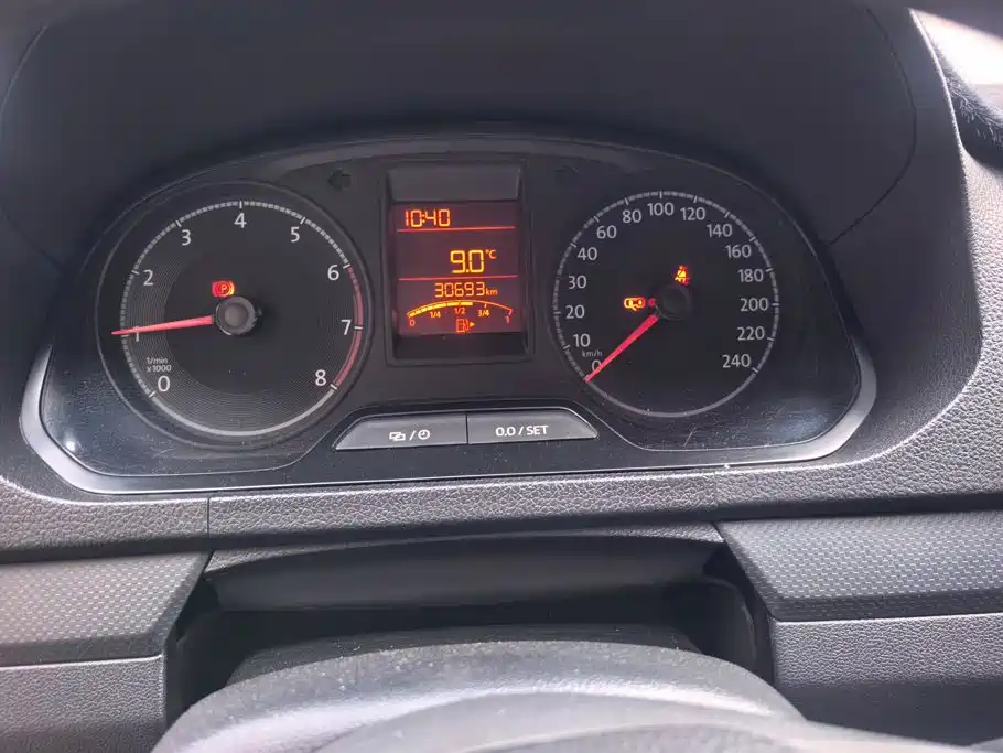 Photo 14 - Volkswagen Jetta