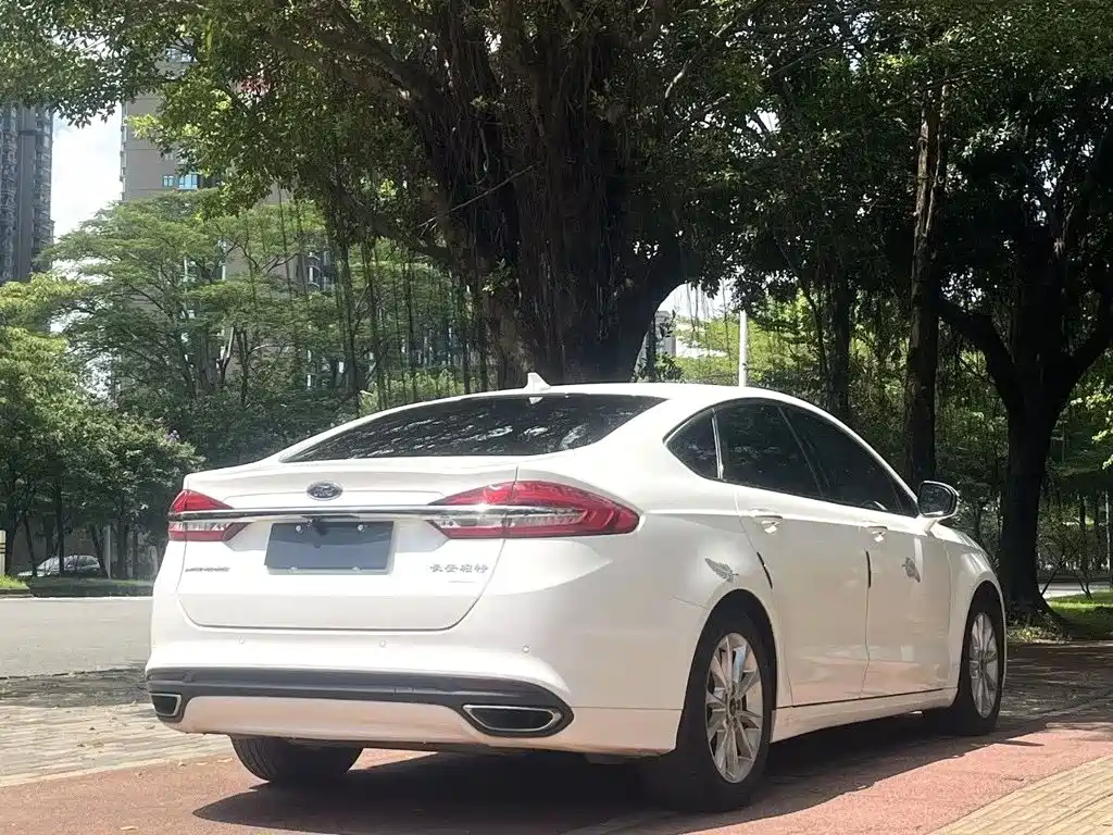 Фото 7 - Ford Mondeo
