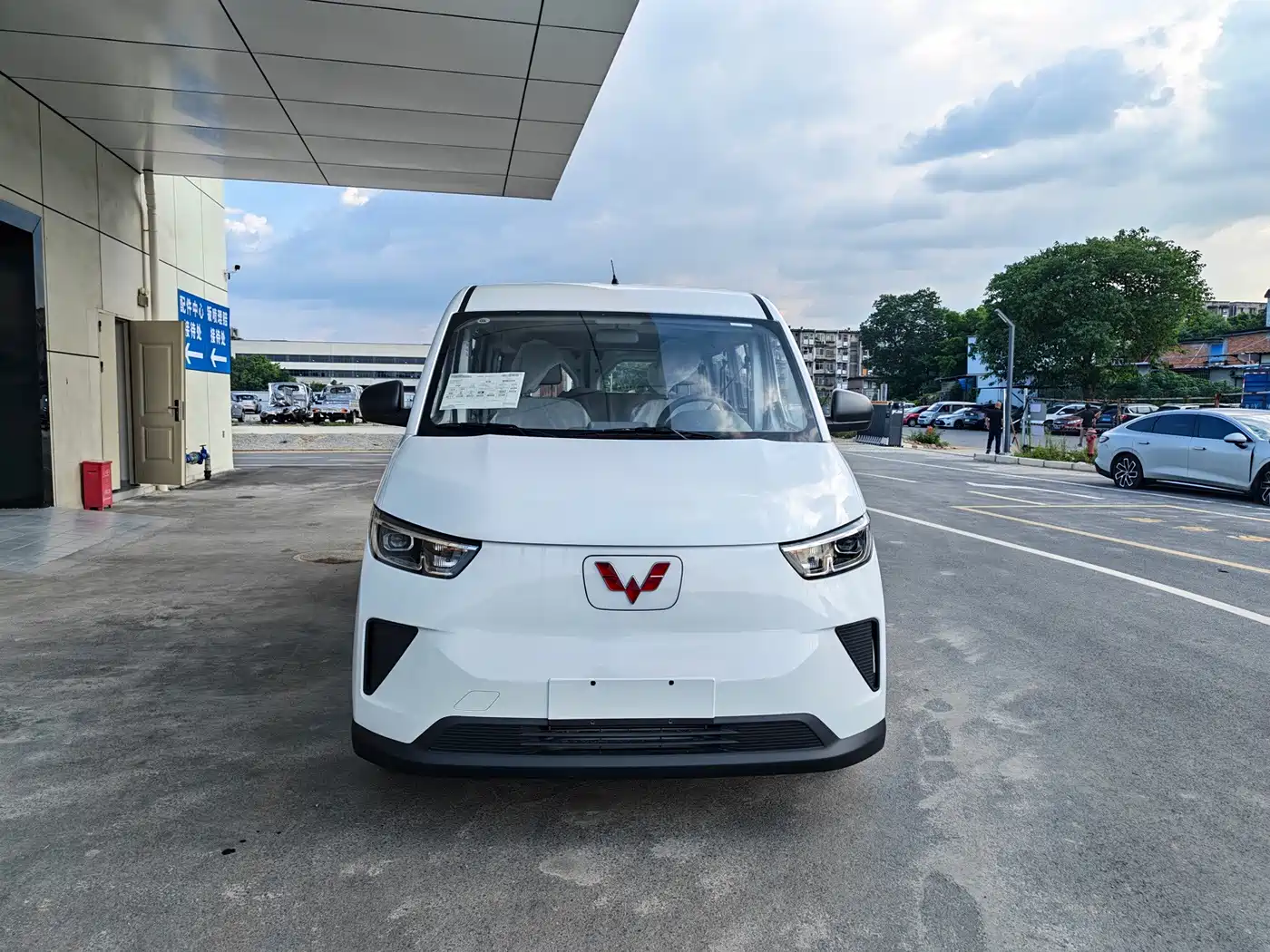 Wuling Motors Wuling Yangguang 2026 2026 Model 440km Passenger Van Comfort Version (6-Seater)
