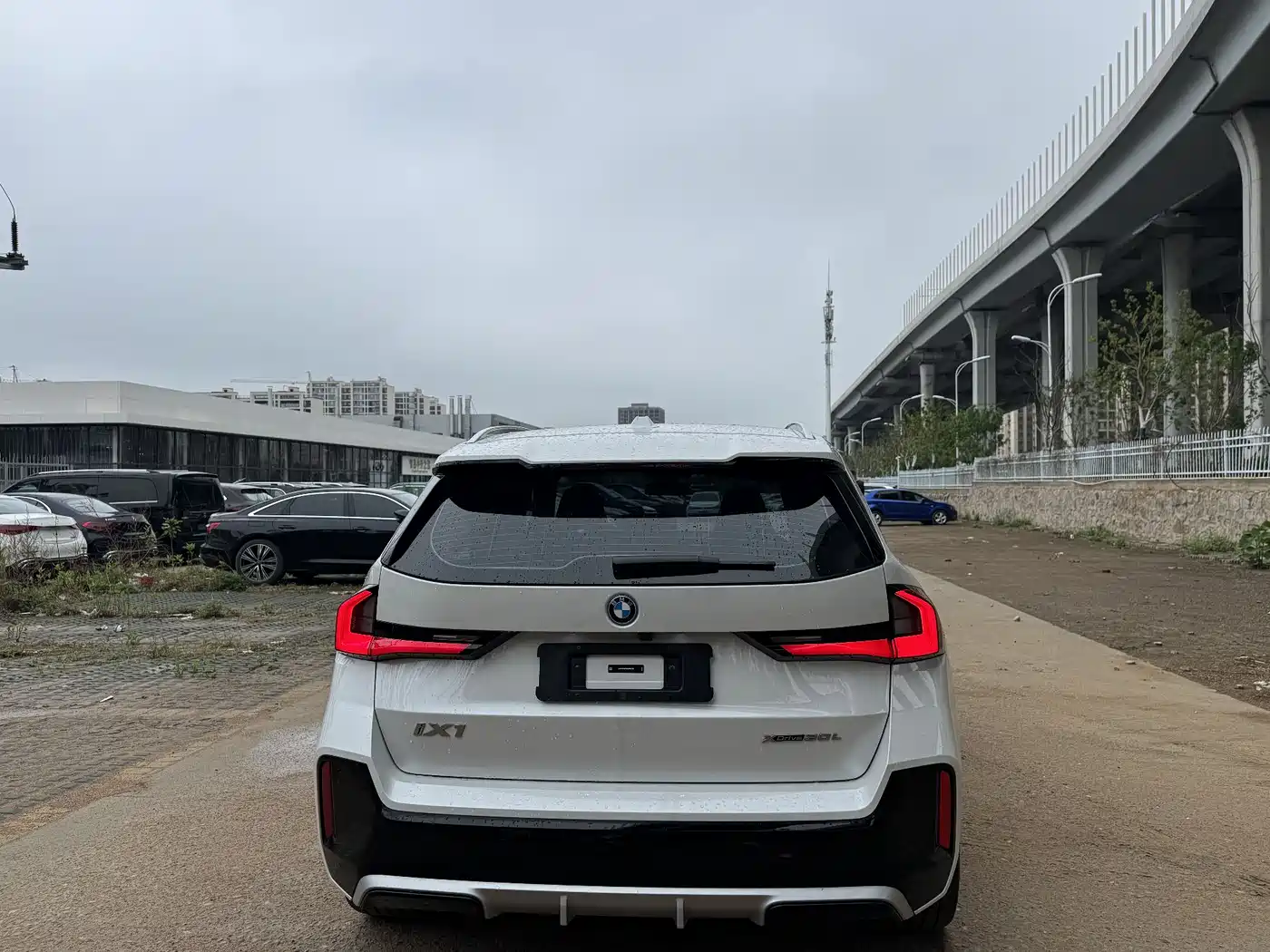 BMW iX1 2023 xDrive30L M Sport Package фото 10