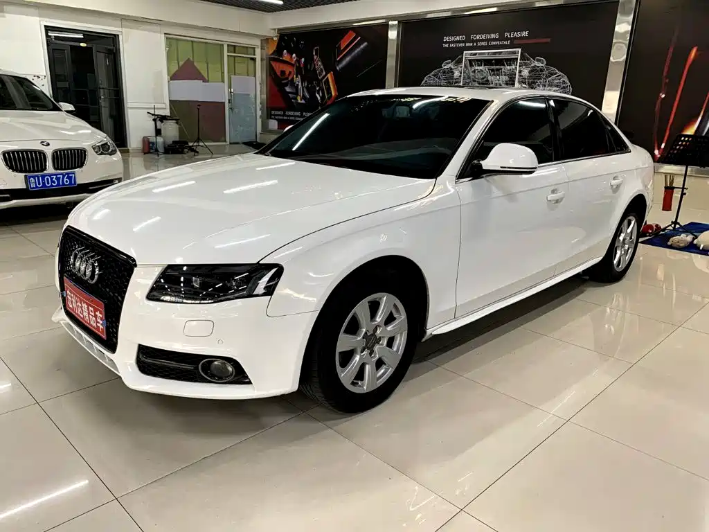 Фото 2 - Audi A4L