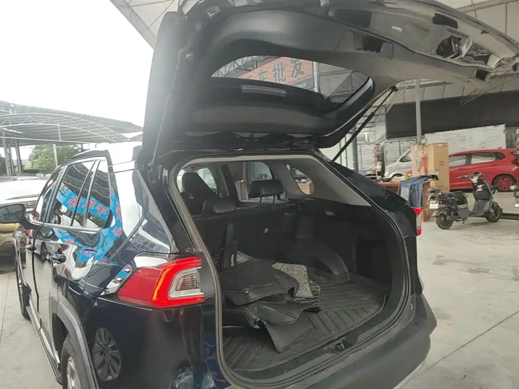 Toyota Wildlander 2020 Hybrid 2.5L E-CVT AWD Luxury Edition фото 19