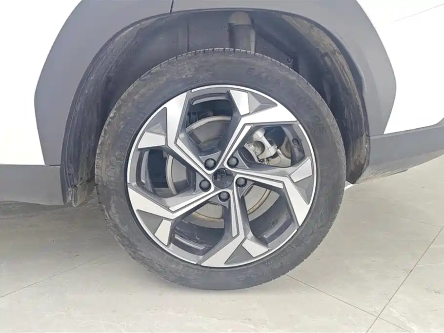 GEELY AUTOMOBILE BOYUE L