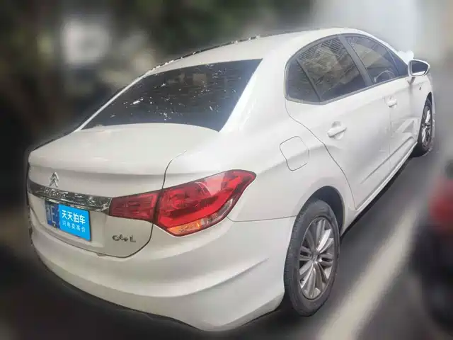 Citroën C4L 2014 1.8L Smart Drive Automatic Sport — фото 2