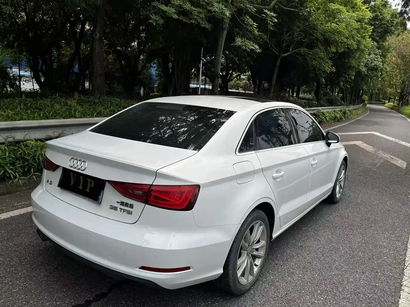 Audi A3 2016 Limousine 35 TFSI Leadership фото 12