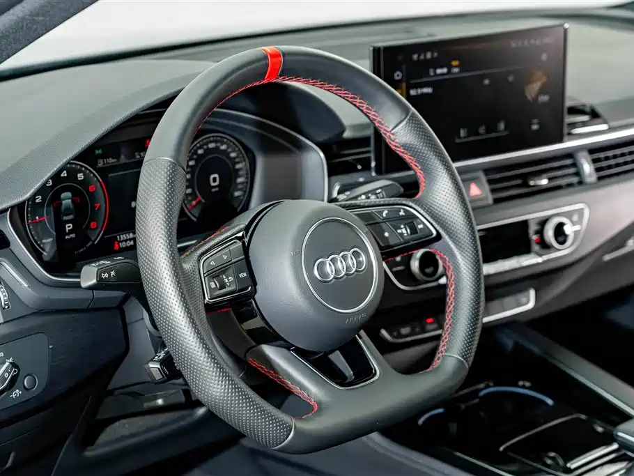 Фото 11 - Audi A4L