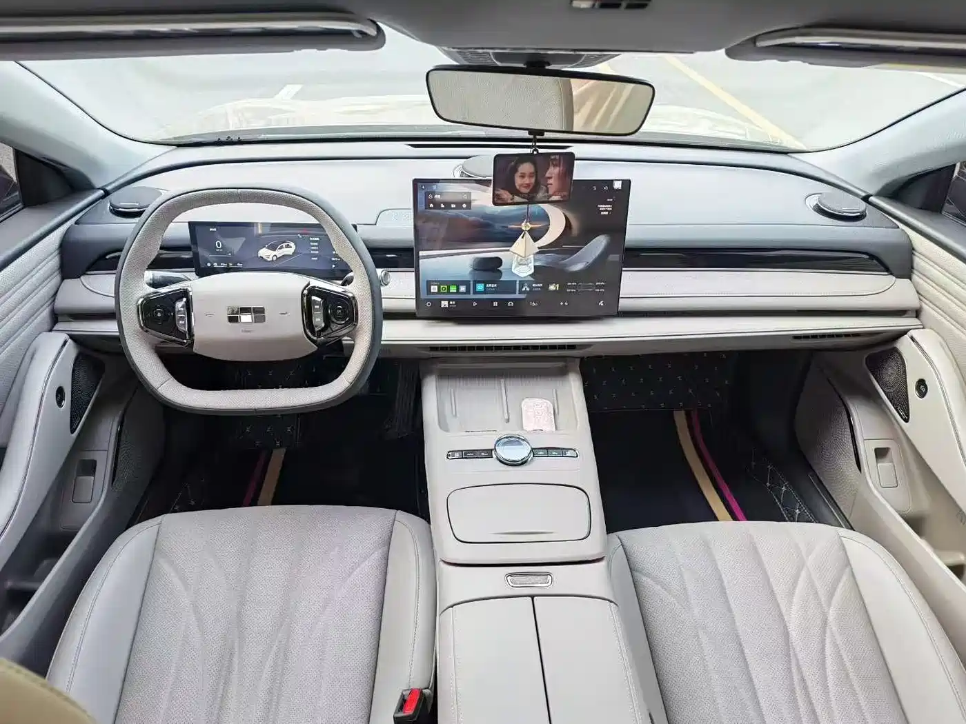 Geely Galaxy Galaxy Xingyao 8 2025 130km EM-i Premium Edition фото 7