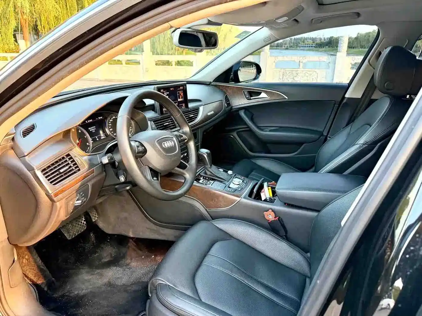 Photo 5 - Audi A6L