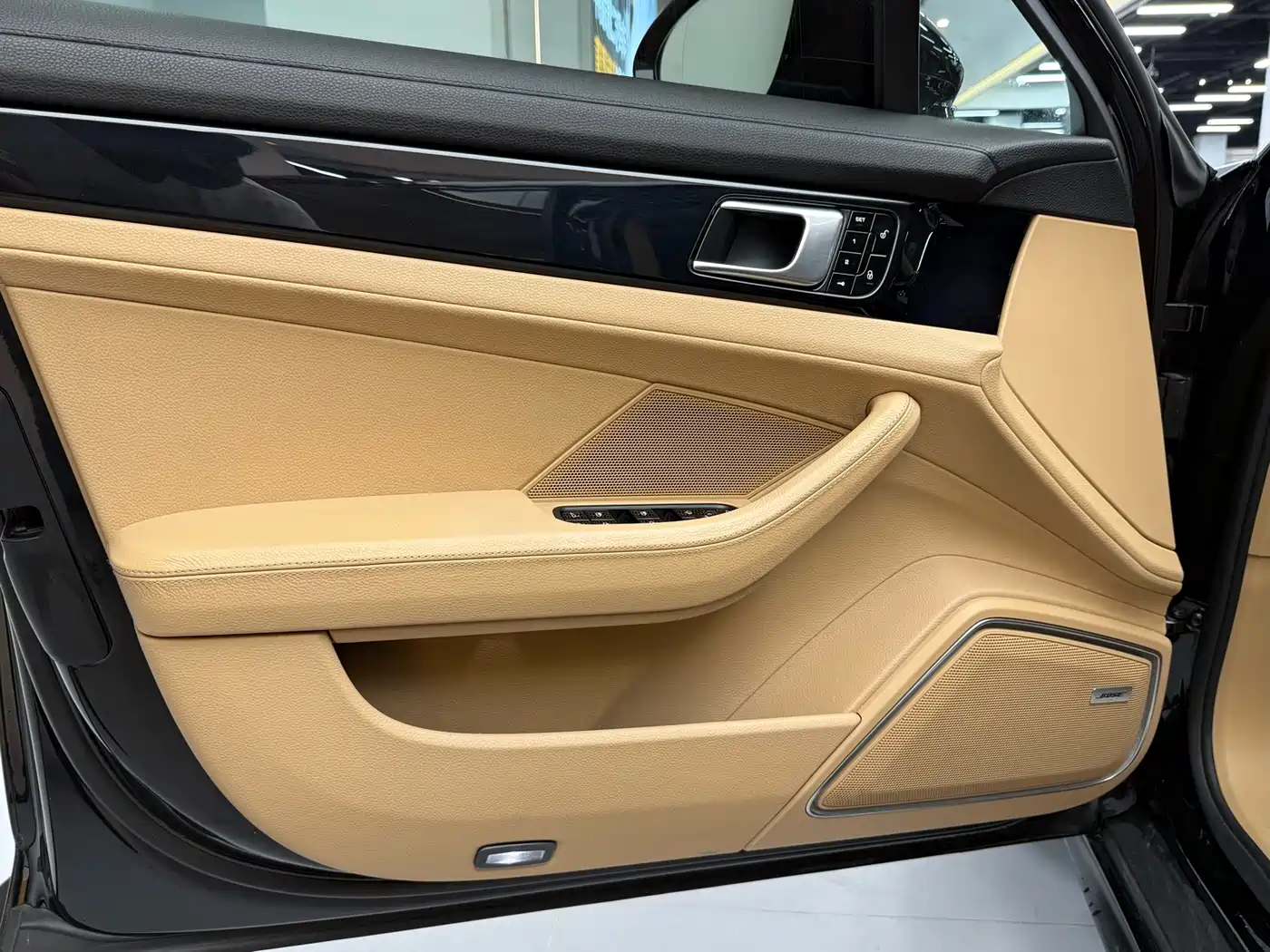 Porsche Panamera 2017 Panamera 4 Executive Long Wheelbase 3.0T фото 26